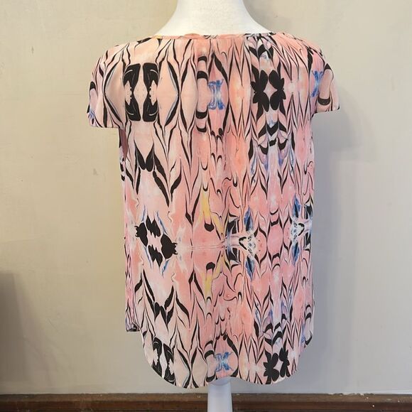 J Crew pink black white patterned cap sleeve blouse Size 6 EUC - Picture 4 of 8